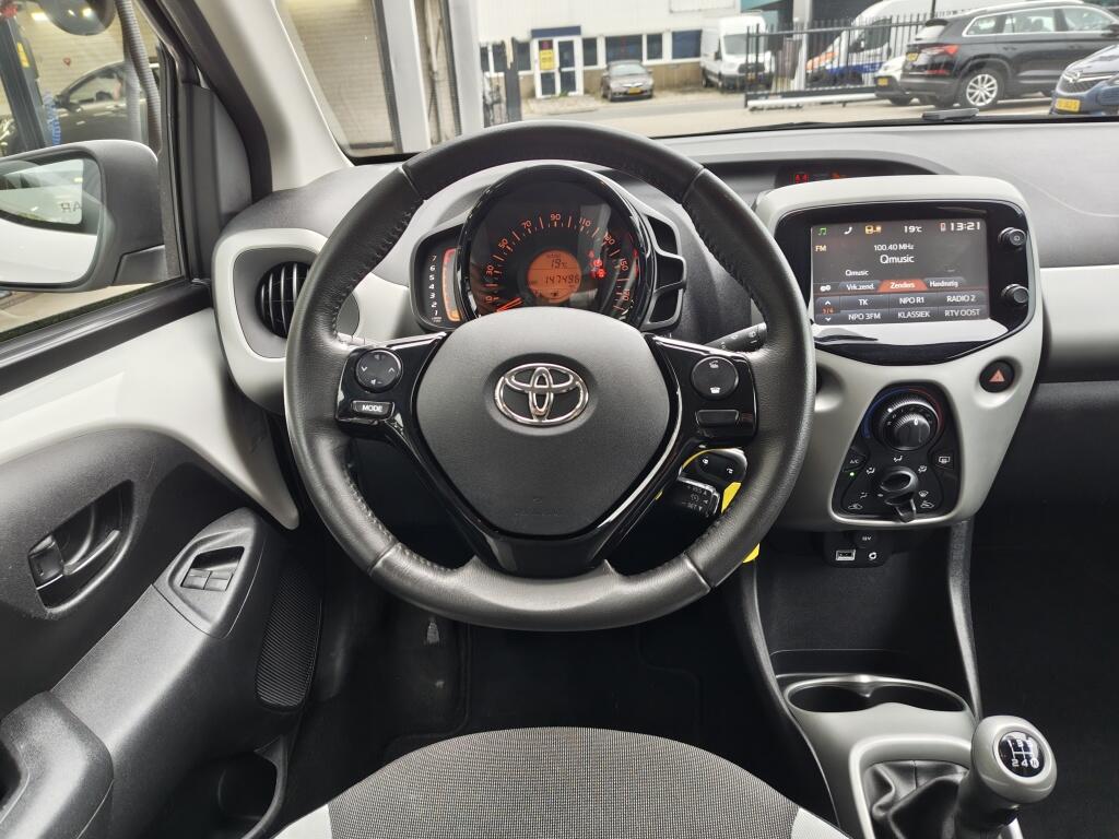 Toyota Aygo 1.0 VVT-i x-play | NL Auto | Airco | Dealer Onderhouden | - Image 8