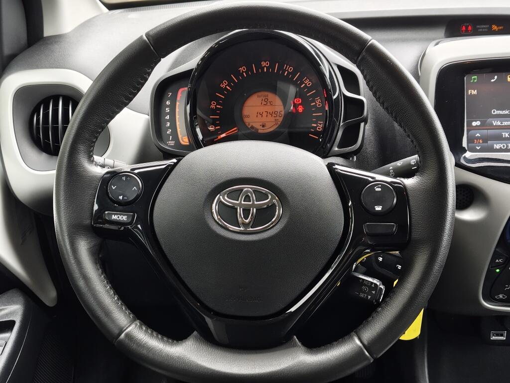 Toyota Aygo 1.0 VVT-i x-play | NL Auto | Airco | Dealer Onderhouden | - Image 9