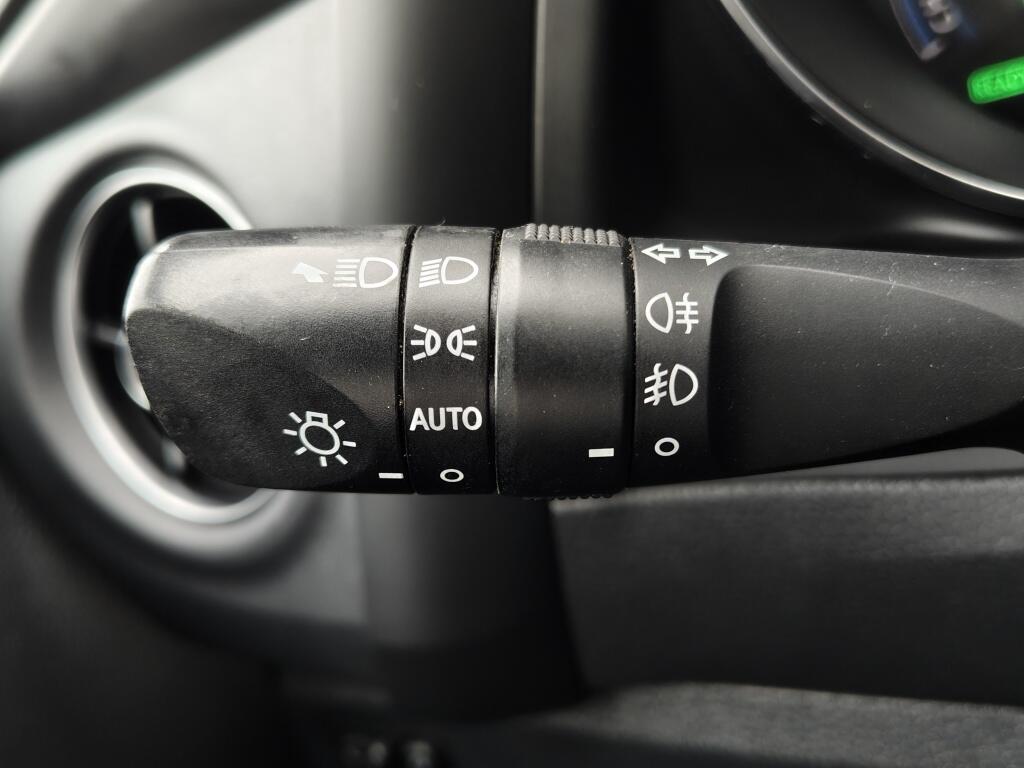 Toyota Auris Touring Sports 1.8 Hybrid Business Plus | All Season | Trekhaak | Sensoren v/a | Stoelver - Image 12