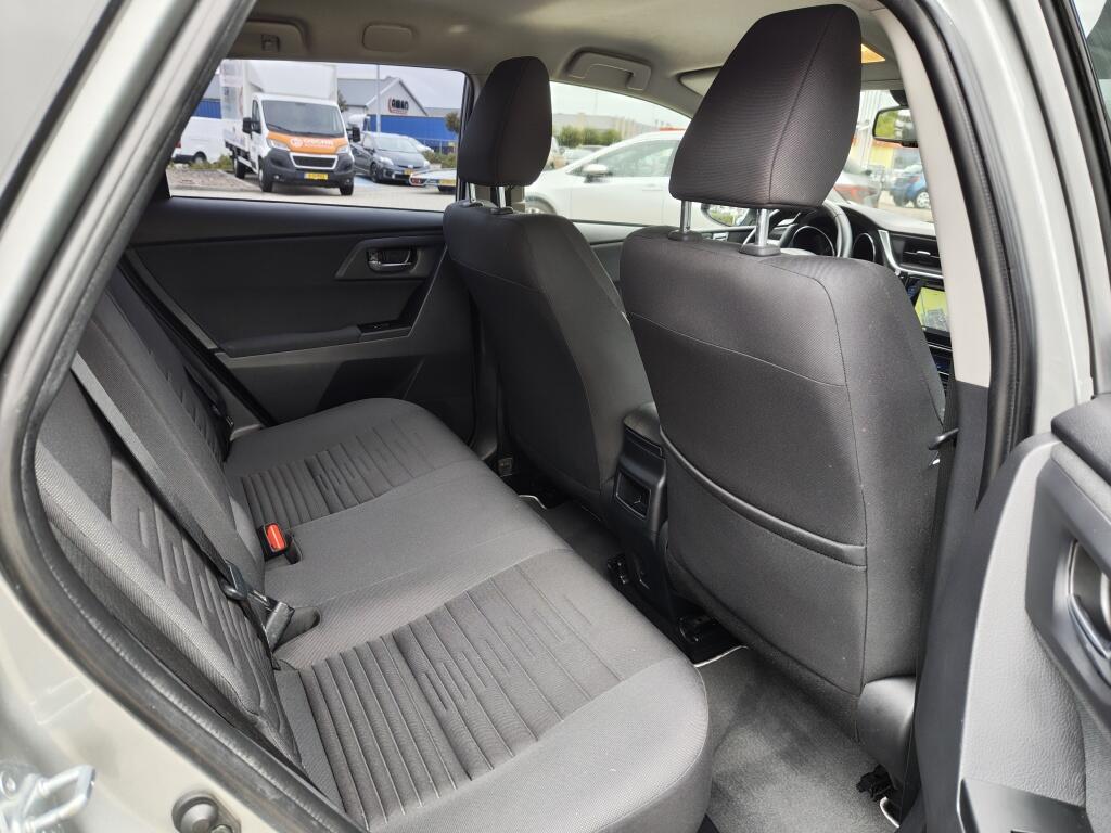 Toyota Auris Touring Sports 1.8 Hybrid Business Plus | All Season | Trekhaak | Sensoren v/a | Stoelver - Image 32