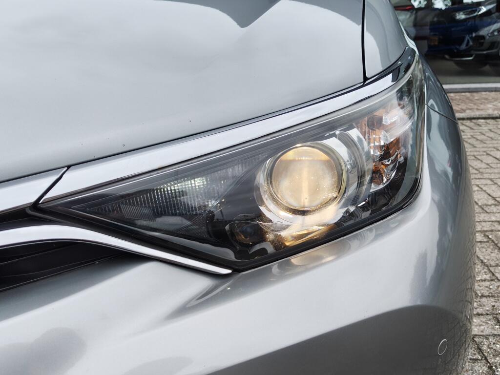 Toyota Auris Touring Sports 1.8 Hybrid Business Plus | All Season | Trekhaak | Sensoren v/a | Stoelver - Image 36