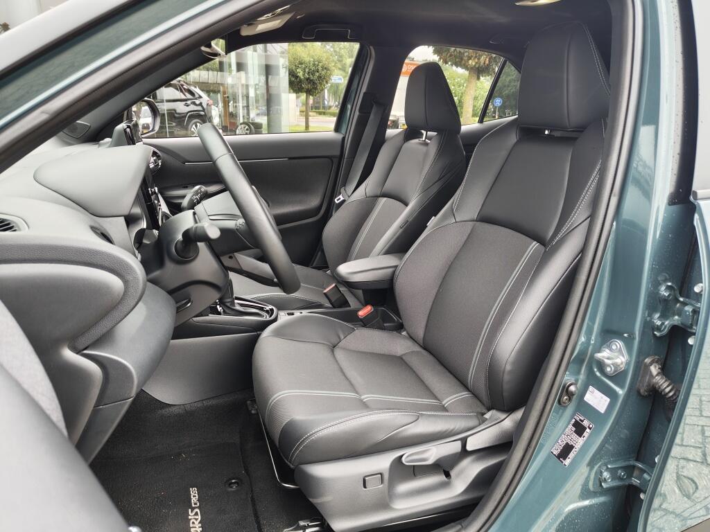Toyota Yaris Cross 1.5 Hybrid 130 Executive | Sensoren v/a | El. Acterklep | Half Leder - Image 27
