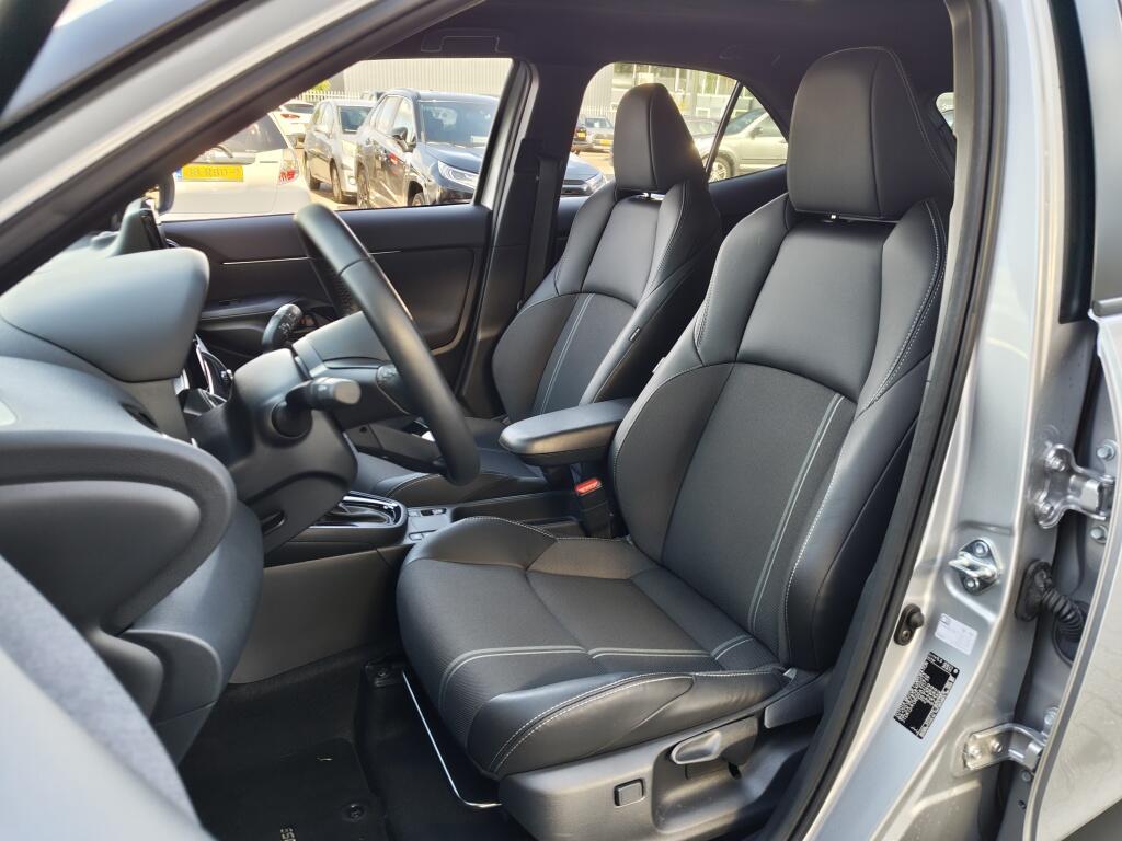 Toyota Yaris Cross 1.5 Hybrid 130 Executive | Sensoren v/a | El. Acterklep | Half Leder - Image 28