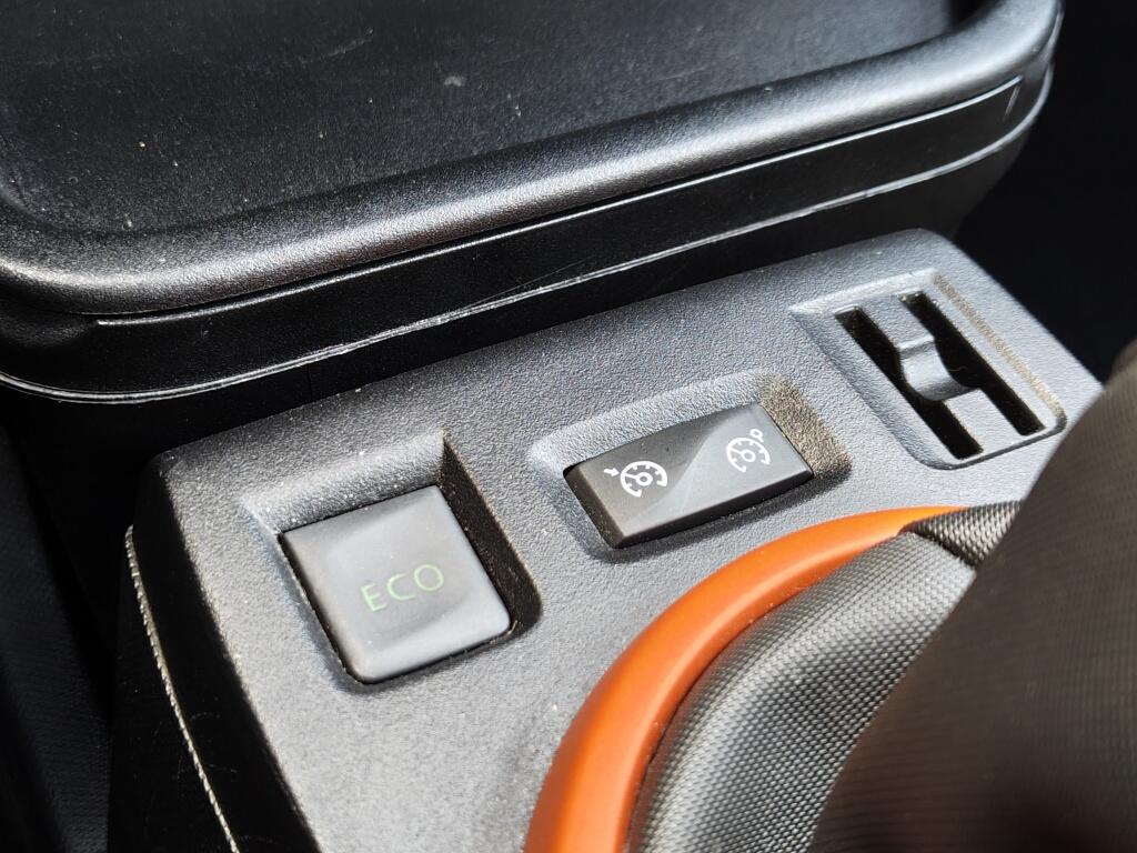 Renault Twingo 0.9 TCe GT | Cruise Control | Stoelverwarming | Navi | Achteruitrijcamera - Image 20
