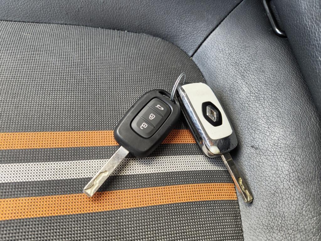 Renault Twingo 0.9 TCe GT | Cruise Control | Stoelverwarming | Navi | Achteruitrijcamera - Image 36