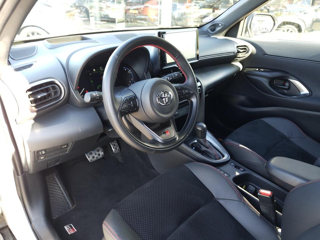 Toyota Yaris Cross 1.5 Hybrid GR Sport | JBL | Sensoren v/a | El. Achterklep | Stoelverwarming - Image 30