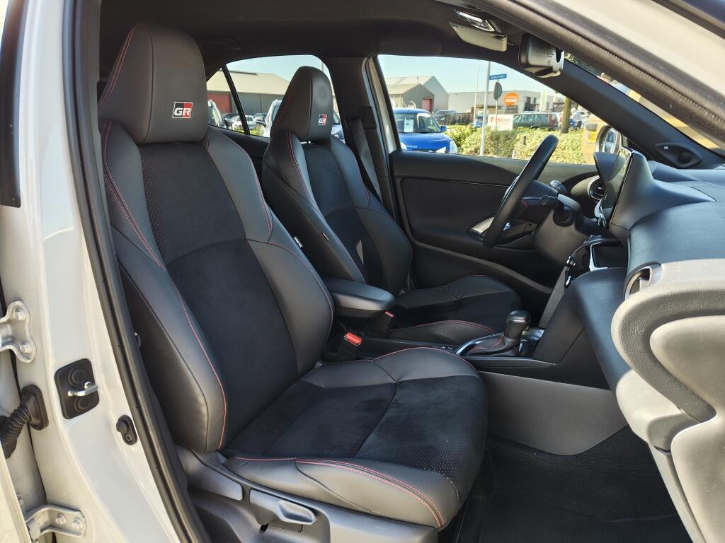 Toyota Yaris Cross 1.5 Hybrid GR Sport | JBL | Sensoren v/a | El. Achterklep | Stoelverwarming - Image 34