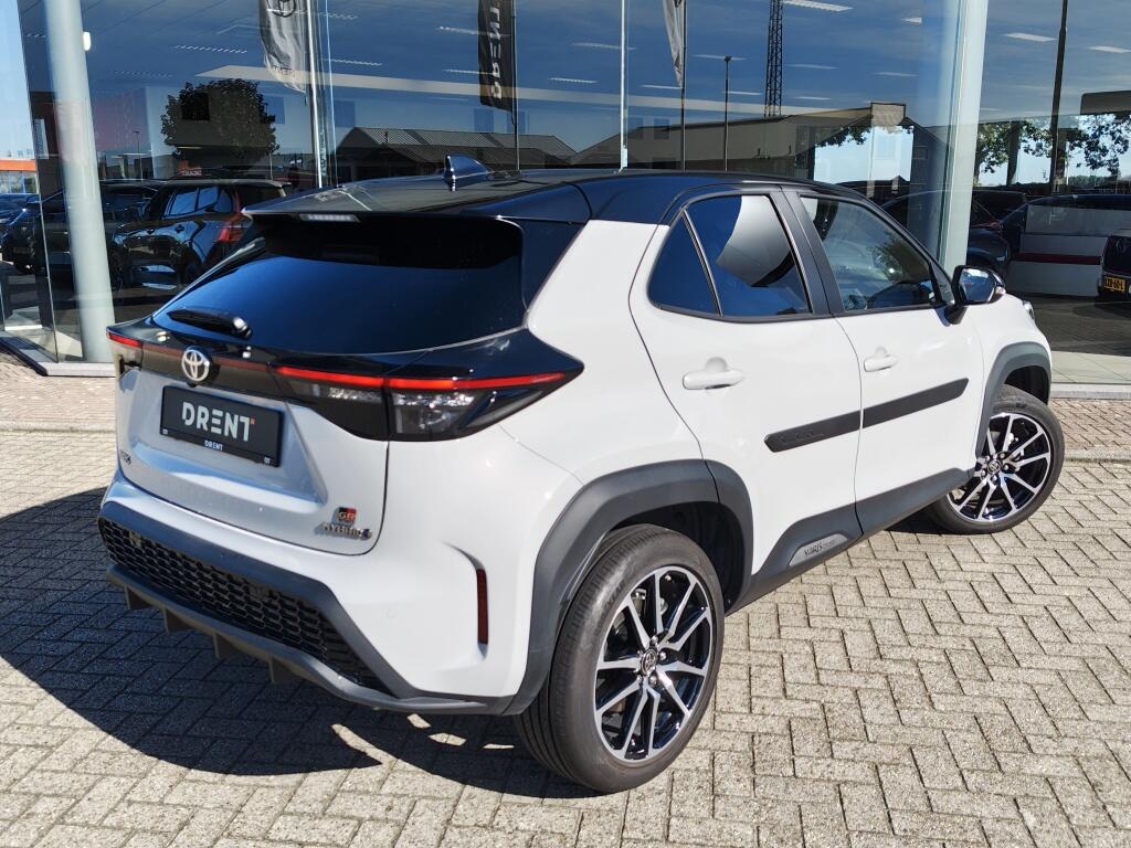 Toyota Yaris Cross 1.5 Hybrid GR Sport | JBL | Sensoren v/a | El. Achterklep | Stoelverwarming - Image 4