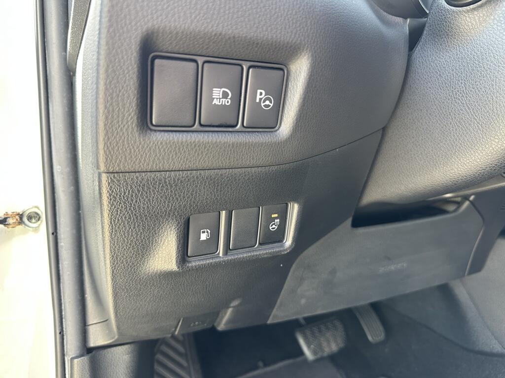 Toyota C-HR 1.8 Hybrid Bi-Tone Plus | CARPLAY | All seasons | JBL | Blind spot - Image 21