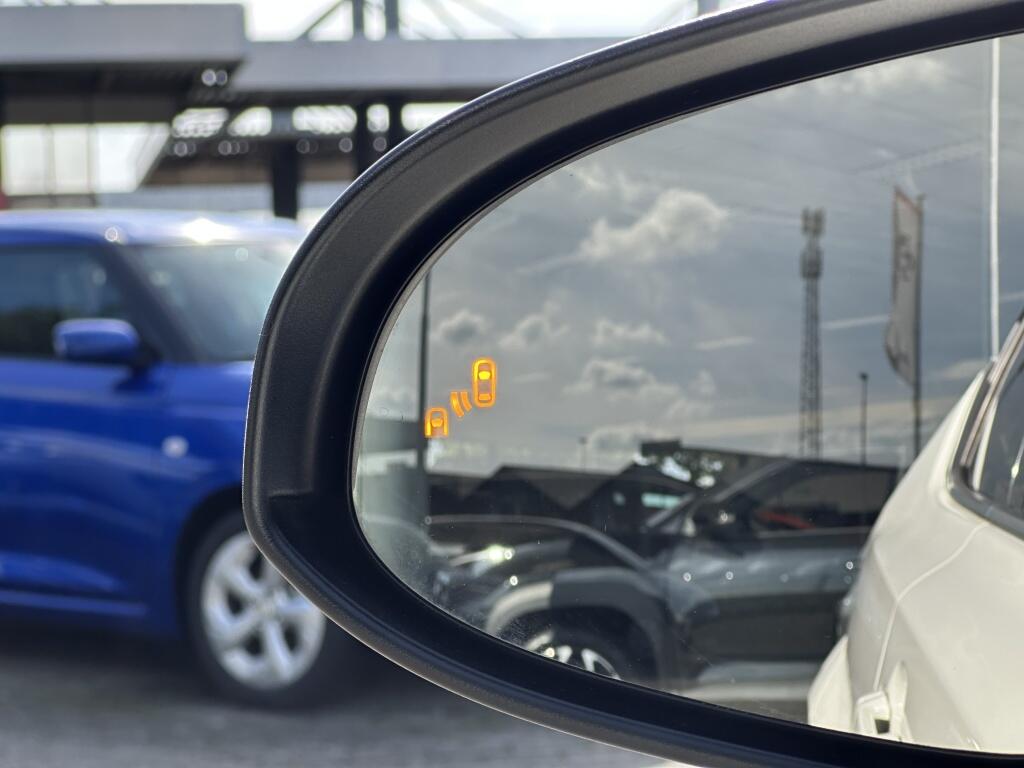 Toyota C-HR 1.8 Hybrid Bi-Tone Plus | CARPLAY | All seasons | JBL | Blind spot - Image 29