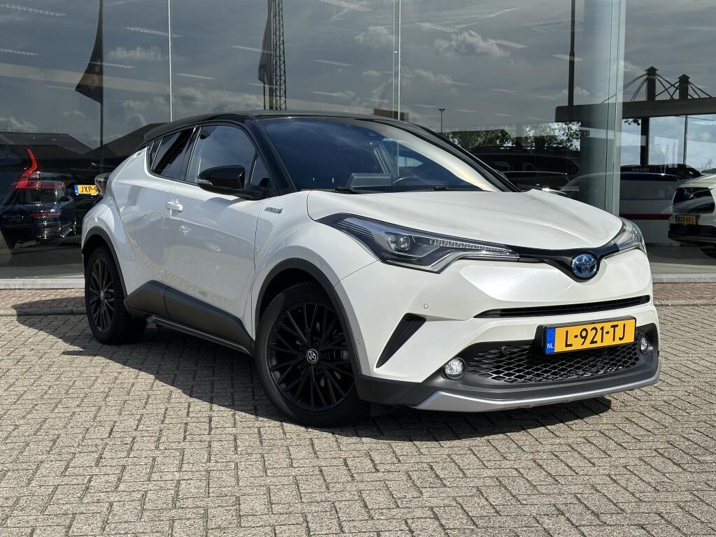 Toyota C-HR 1.8 Hybrid Bi-Tone Plus | CARPLAY | All seasons | JBL | Blind spot - Image 3