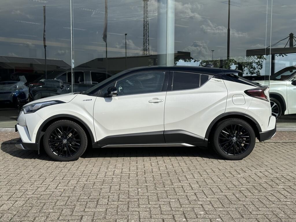 Toyota C-HR 1.8 Hybrid Bi-Tone Plus | CARPLAY | All seasons | JBL | Blind spot - Image 8