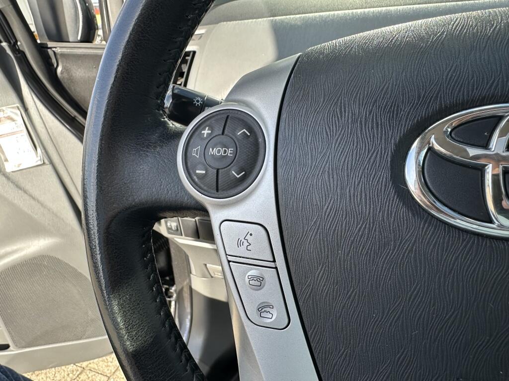 Toyota Prius Wagon 1.8 Aspiration | Panoramadak | HUD | 7-persoons! - Image 11