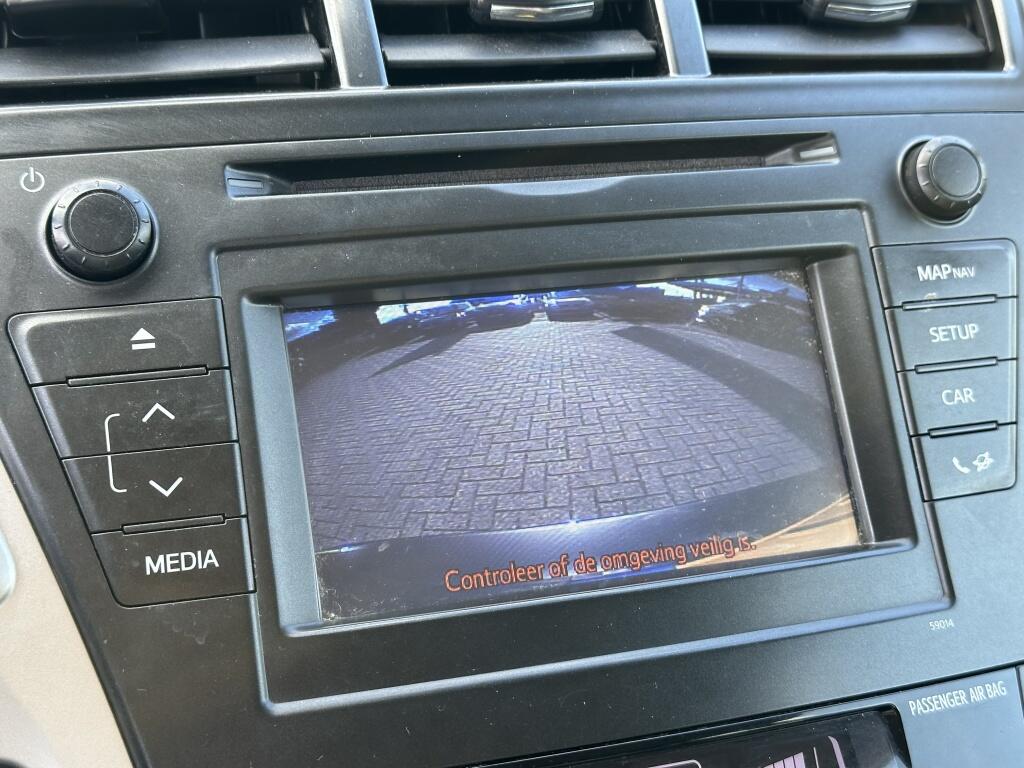 Toyota Prius Wagon 1.8 Aspiration | Panoramadak | HUD | 7-persoons! - Image 17