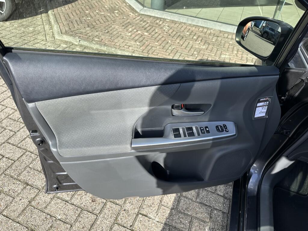 Toyota Prius Wagon 1.8 Aspiration | Panoramadak | HUD | 7-persoons! - Image 21