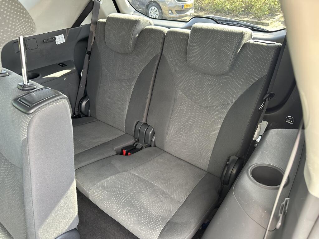 Toyota Prius Wagon 1.8 Aspiration | Panoramadak | HUD | 7-persoons! - Image 29