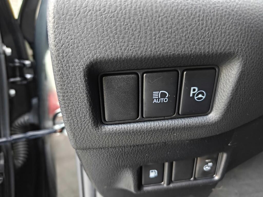 Toyota C-HR 1.8 Hybrid Executive - Image 12