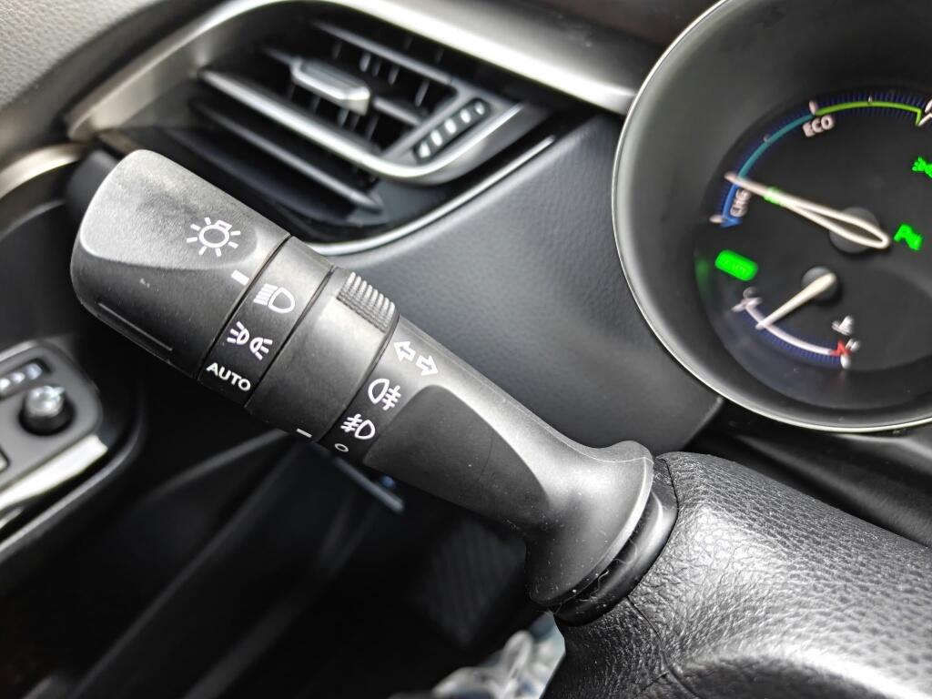 Toyota C-HR 1.8 Hybrid Executive - Image 17