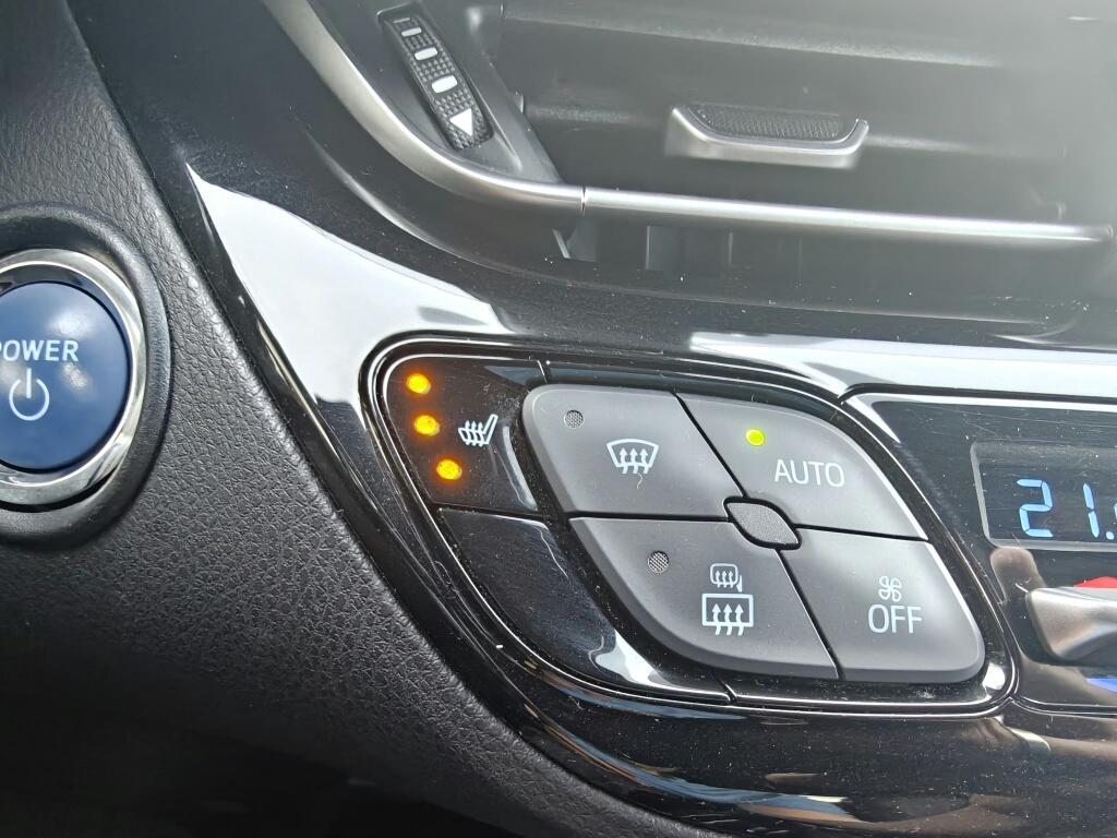 Toyota C-HR 1.8 Hybrid Executive - Image 19