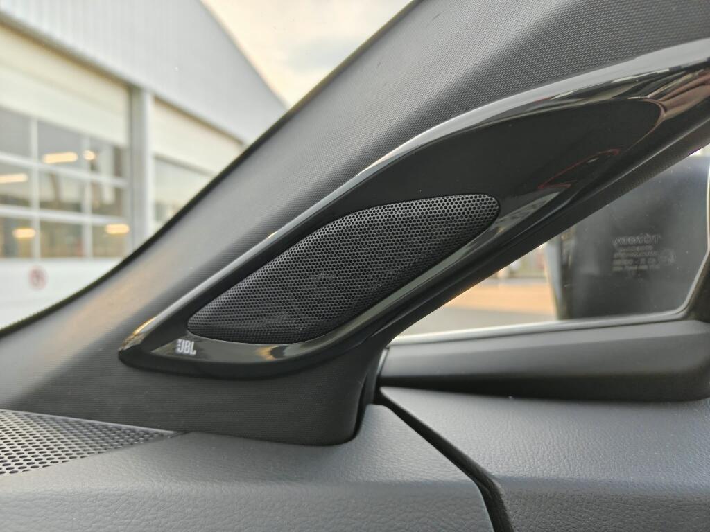 Toyota C-HR 1.8 Hybrid Executive - Image 22