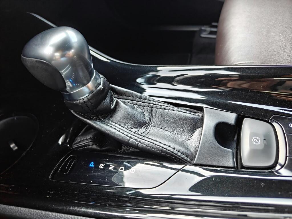 Toyota C-HR 1.8 Hybrid Executive - Image 23