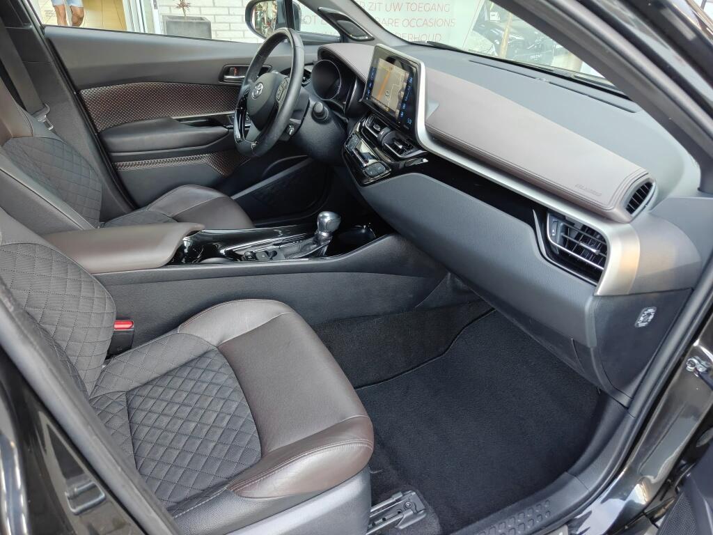 Toyota C-HR 1.8 Hybrid Executive - Image 26
