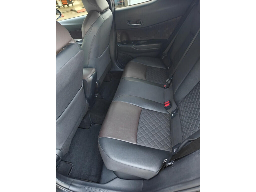 Toyota C-HR 1.8 Hybrid Executive - Image 27