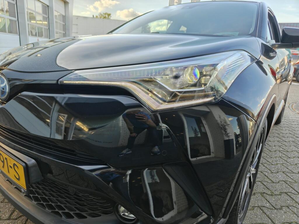 Toyota C-HR 1.8 Hybrid Executive - Image 6