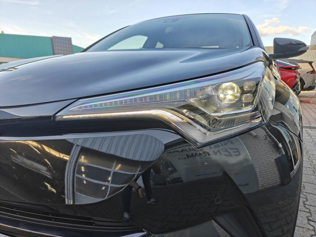 Toyota C-HR 1.8 Hybrid Executive - Image 7