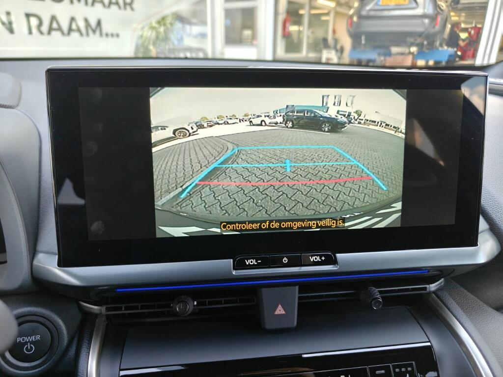 Toyota C-HR 2.0 PHEV 200 GR SP - Image 19