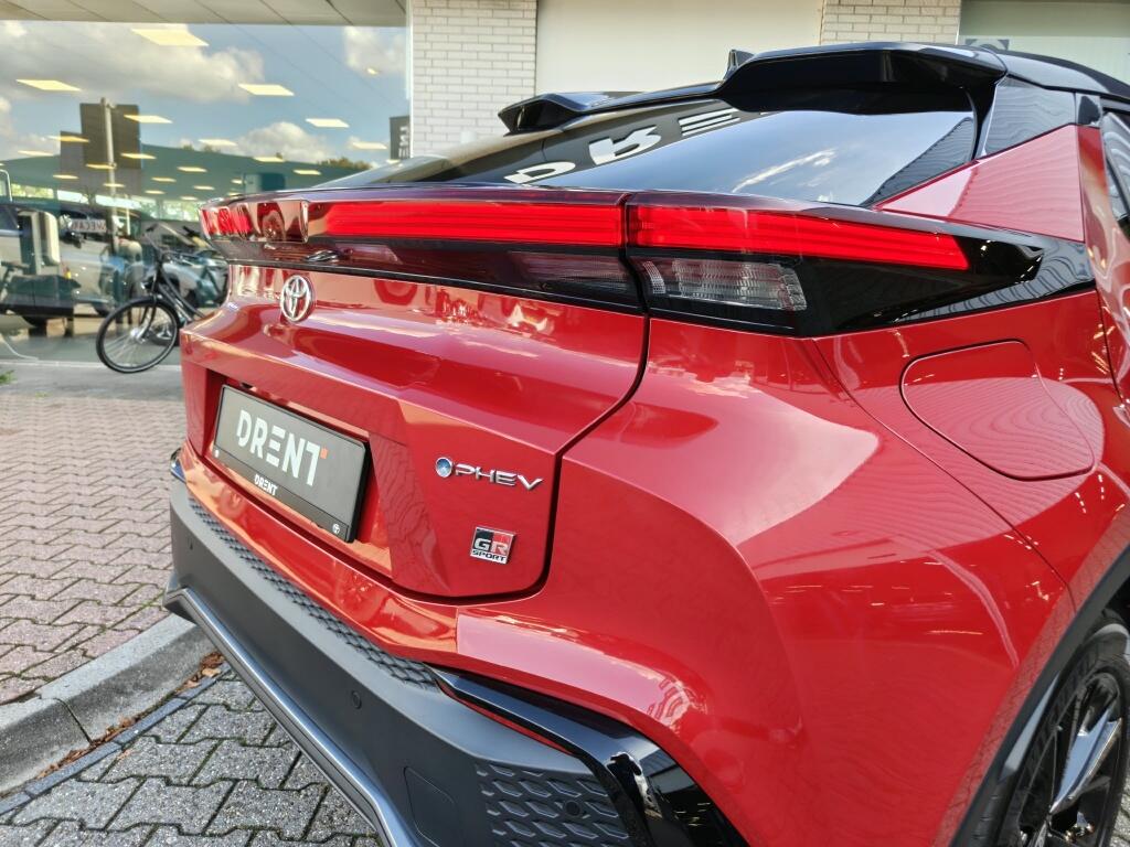 Toyota C-HR 2.0 PHEV 200 GR SP - Image 4