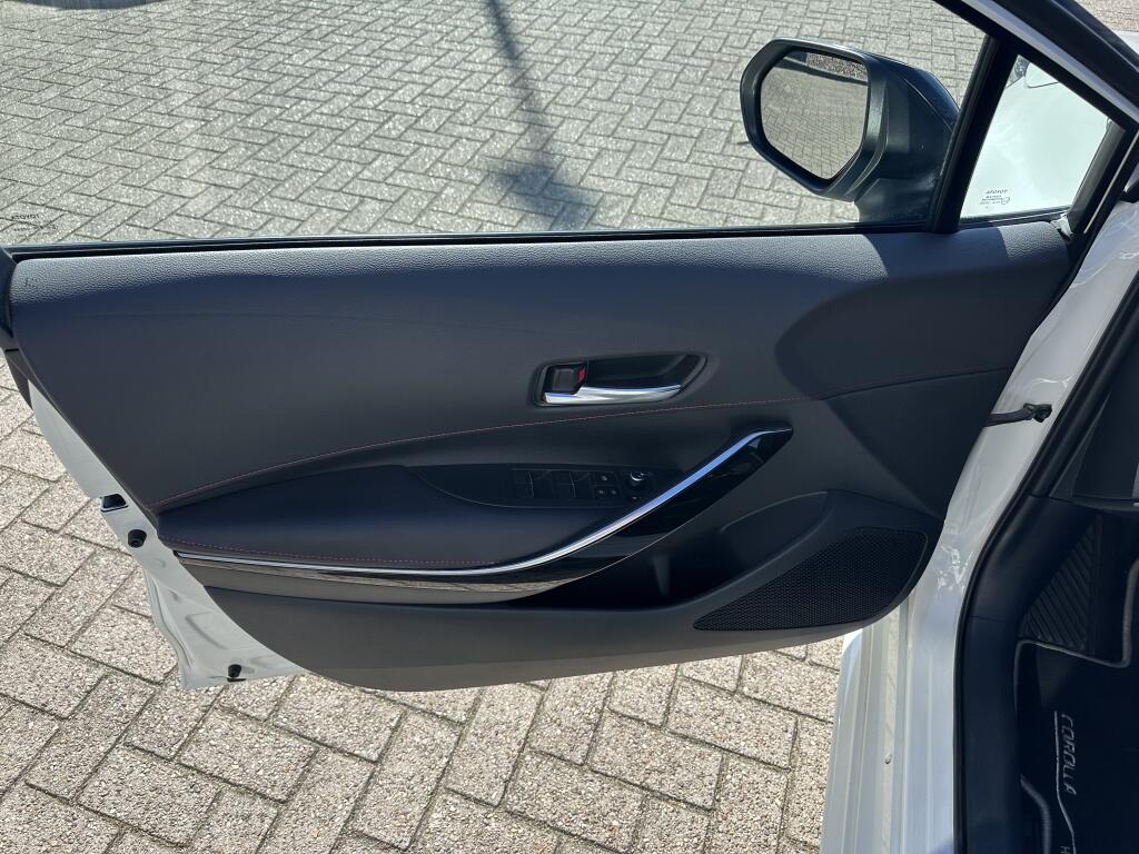 Toyota Corolla Touring Sports 1.8 Hybrid Style | PDC | Stoel- en stuurverwarming - Image 21