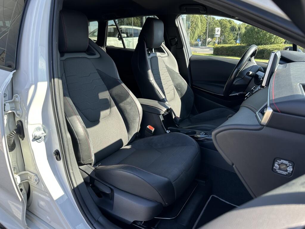 Toyota Corolla Touring Sports 1.8 Hybrid Style | PDC | Stoel- en stuurverwarming - Image 24