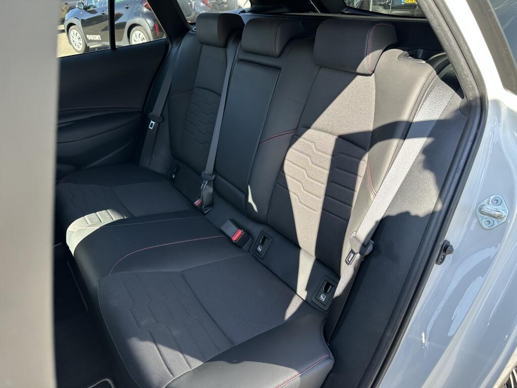 Toyota Corolla Touring Sports 1.8 Hybrid Style | PDC | Stoel- en stuurverwarming - Image 25