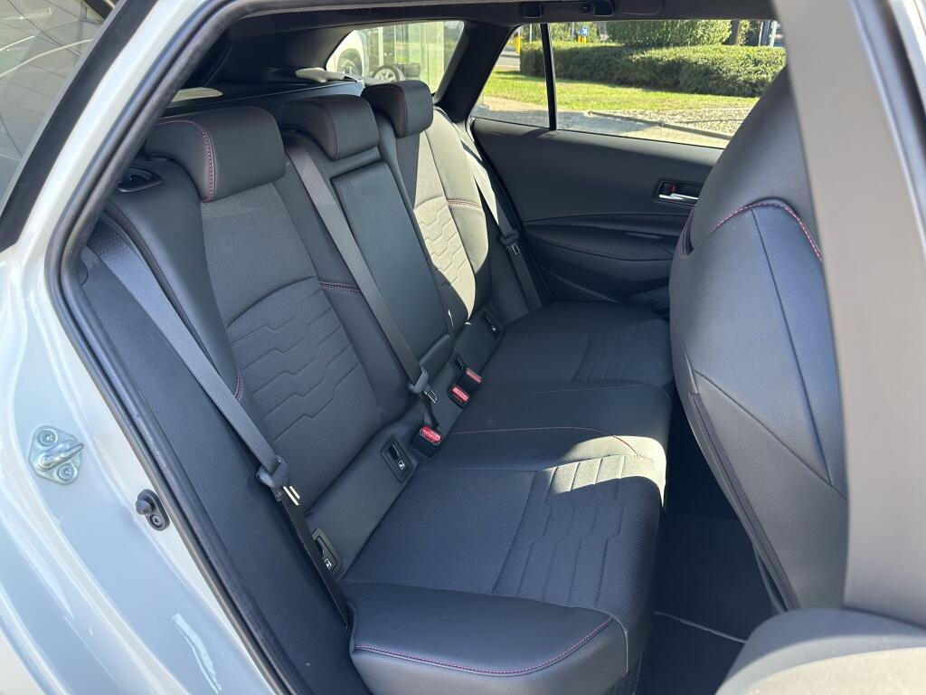 Toyota Corolla Touring Sports 1.8 Hybrid Style | PDC | Stoel- en stuurverwarming - Image 27