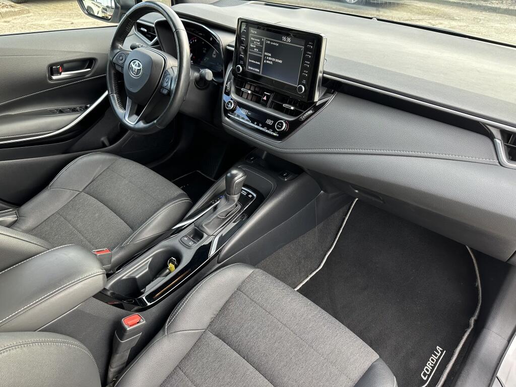 Toyota Corolla Touring Sports 2.0 Hybrid Style | Trekhaak | HUD | Stuur- en stoelverwarming - Image 10