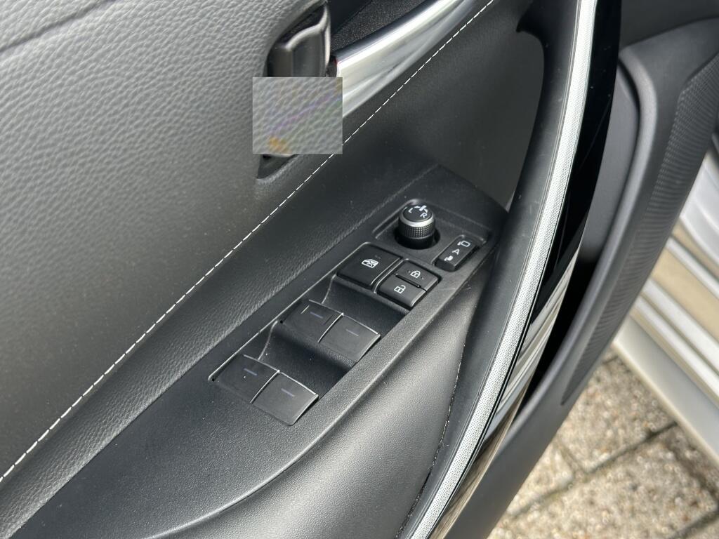 Toyota Corolla Touring Sports 2.0 Hybrid Style | Trekhaak | HUD | Stuur- en stoelverwarming - Image 21