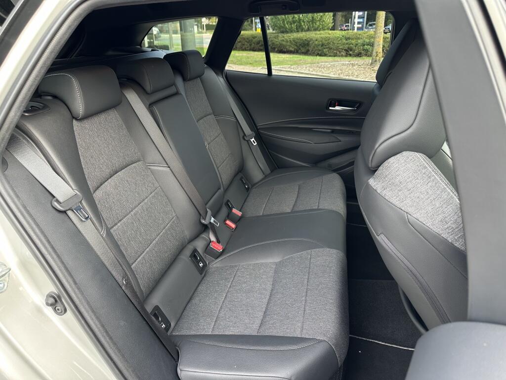 Toyota Corolla Touring Sports 2.0 Hybrid Style | Trekhaak | HUD | Stuur- en stoelverwarming - Image 27