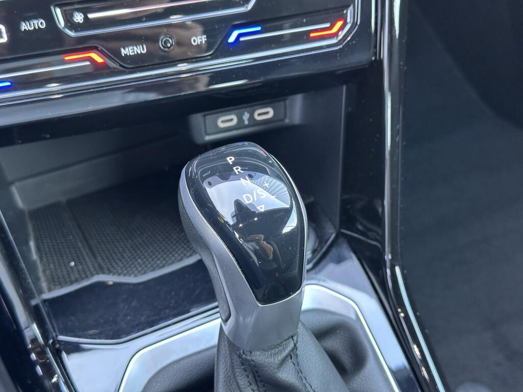 Volkswagen T-Roc Cabrio 1.5 TSI R-Line automaat | 150PK | Virtual Cockpit | Trekhaak - Image 22