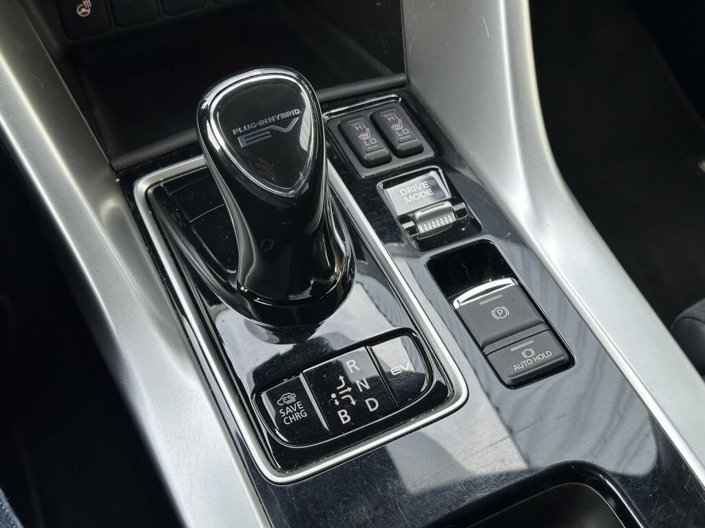 Mitsubishi Eclipse Cross 2.4 PHEV First Edition | Trekhaak | HUD | Stoelverwarming - Image 19