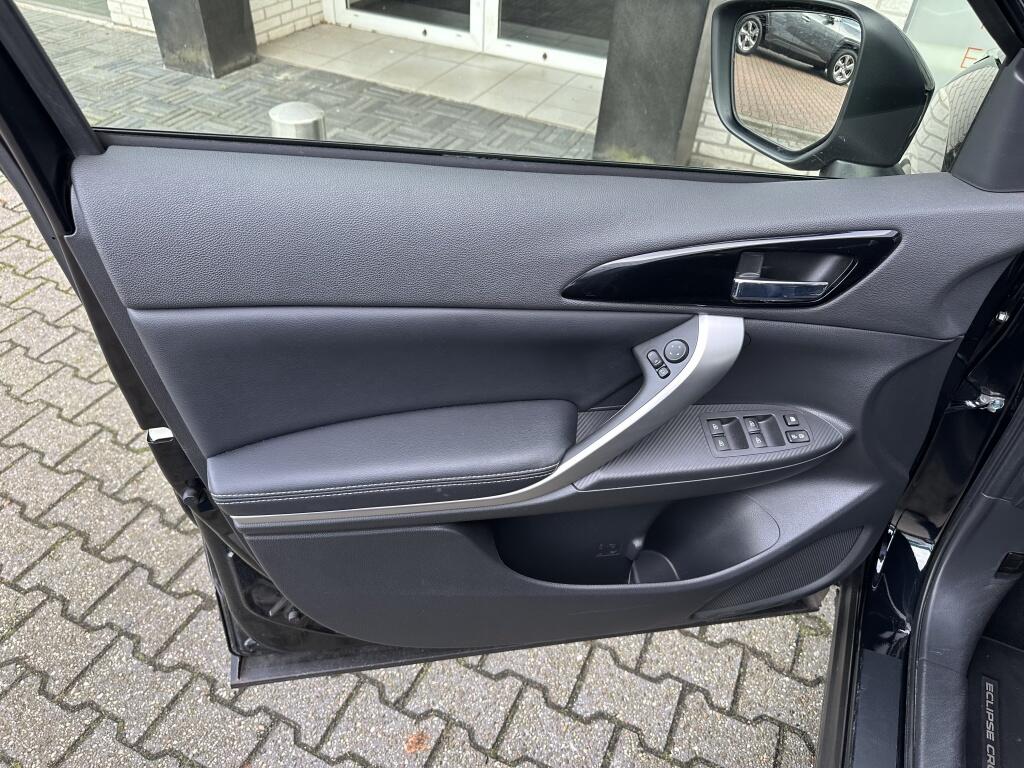 Mitsubishi Eclipse Cross 2.4 PHEV First Edition | Trekhaak | HUD | Stoelverwarming - Image 22