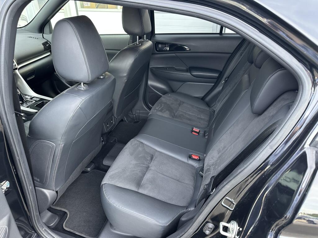 Mitsubishi Eclipse Cross 2.4 PHEV First Edition | Trekhaak | HUD | Stoelverwarming - Image 26