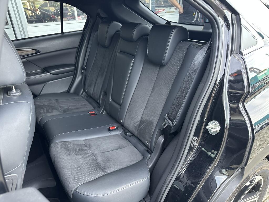 Mitsubishi Eclipse Cross 2.4 PHEV First Edition | Trekhaak | HUD | Stoelverwarming - Image 28