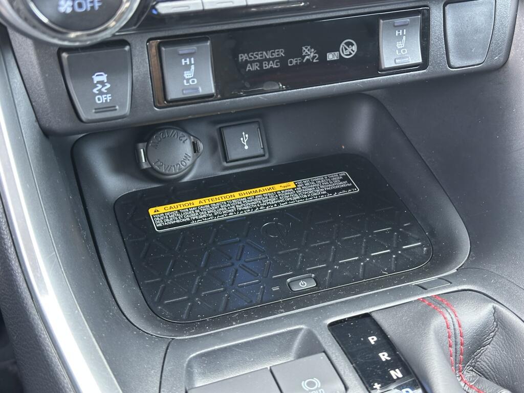 Toyota RAV4 2.5 PLUG-IN AWD Hybrid Bi-Tone Plus | BEARLOCK | 360 camera - Image 20