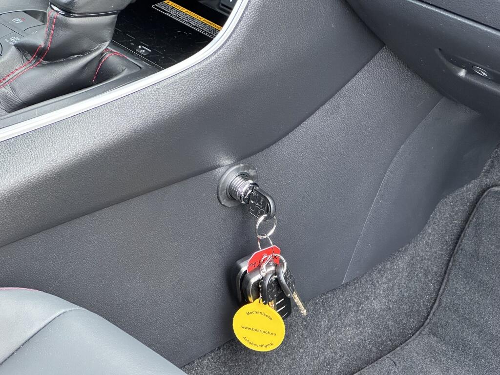 Toyota RAV4 2.5 PLUG-IN AWD Hybrid Bi-Tone Plus | BEARLOCK | 360 camera - Image 31