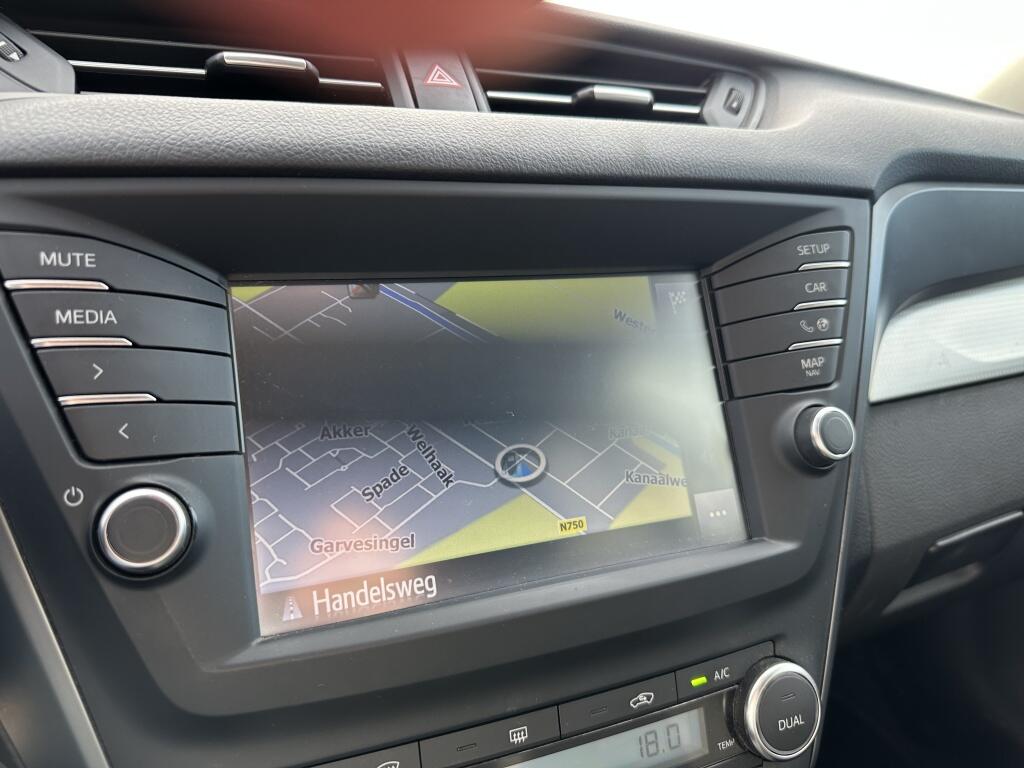 Toyota Avensis Touring Sports 1.8 VVT-i Premium | Trekhaak | Automaat | Stoelverwarming - Image 18