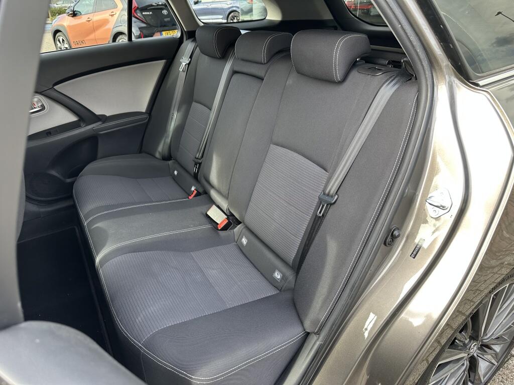 Toyota Avensis Touring Sports 1.8 VVT-i Premium | Trekhaak | Automaat | Stoelverwarming - Image 27