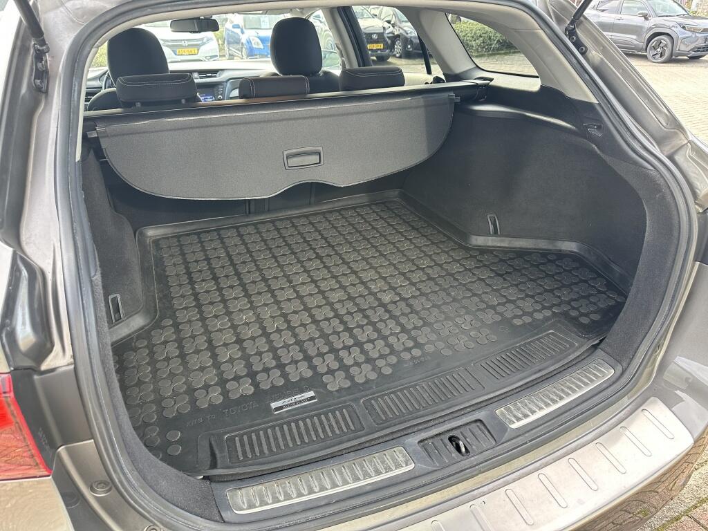 Toyota Avensis Touring Sports 1.8 VVT-i Premium | Trekhaak | Automaat | Stoelverwarming - Image 29