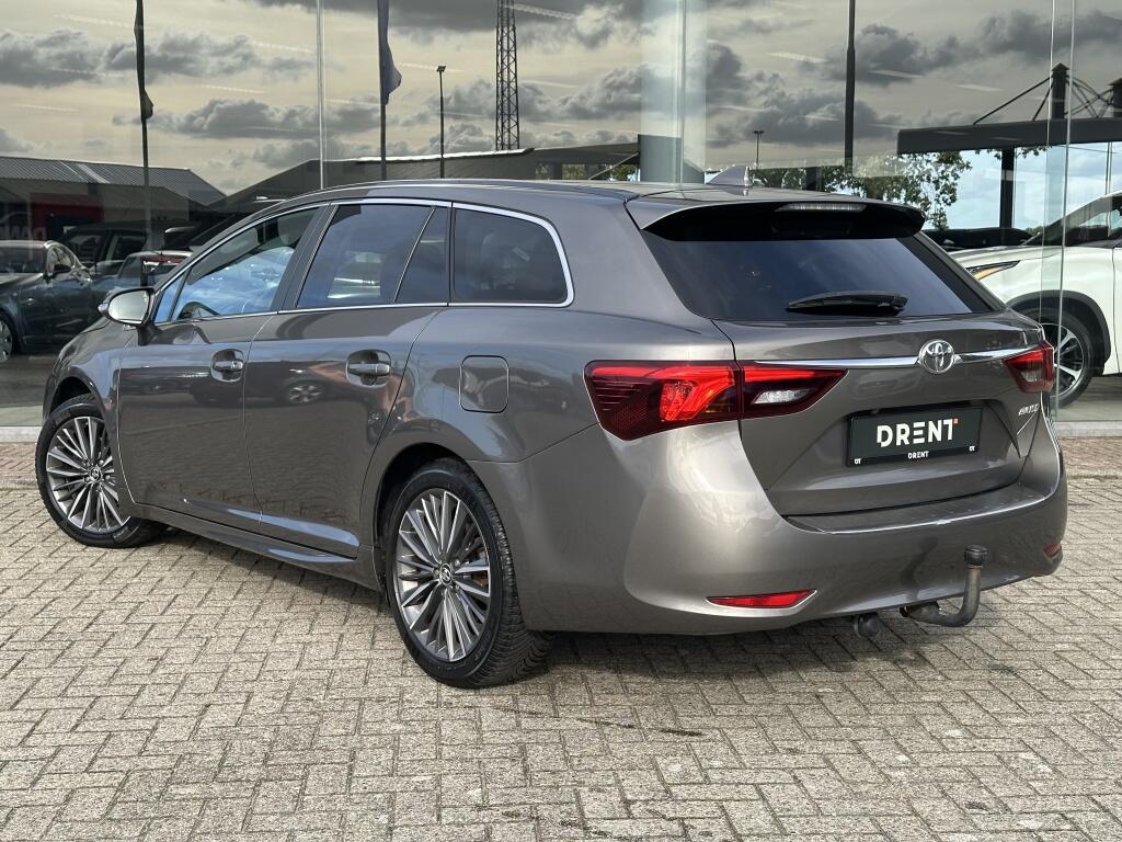 Toyota Avensis Touring Sports 1.8 VVT-i Premium | Trekhaak | Automaat | Stoelverwarming - Image 3
