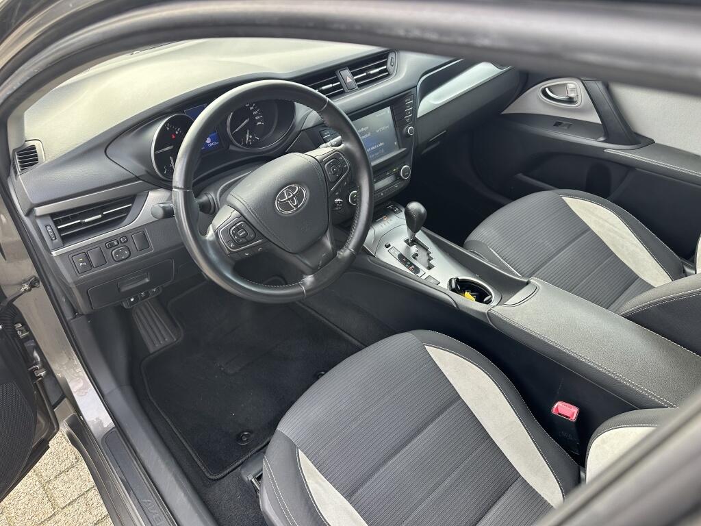 Toyota Avensis Touring Sports 1.8 VVT-i Premium | Trekhaak | Automaat | Stoelverwarming - Image 9